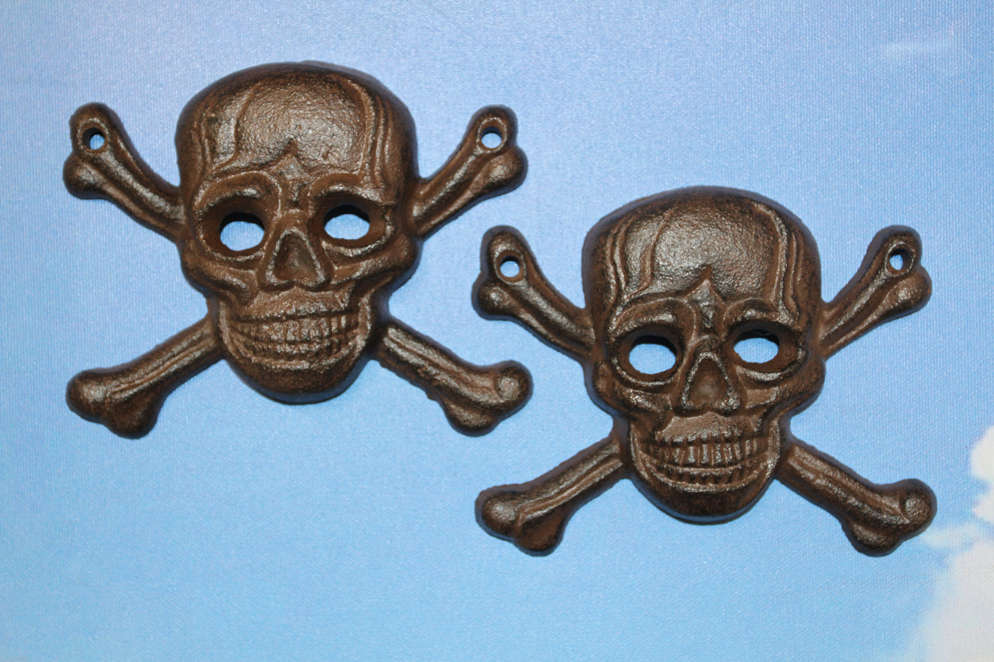 1-Metal SKULL AND CROSSBONES Wall Plaque,Pirates,Bikers Accents,Country Decor,All Occasion Gifts,H-132