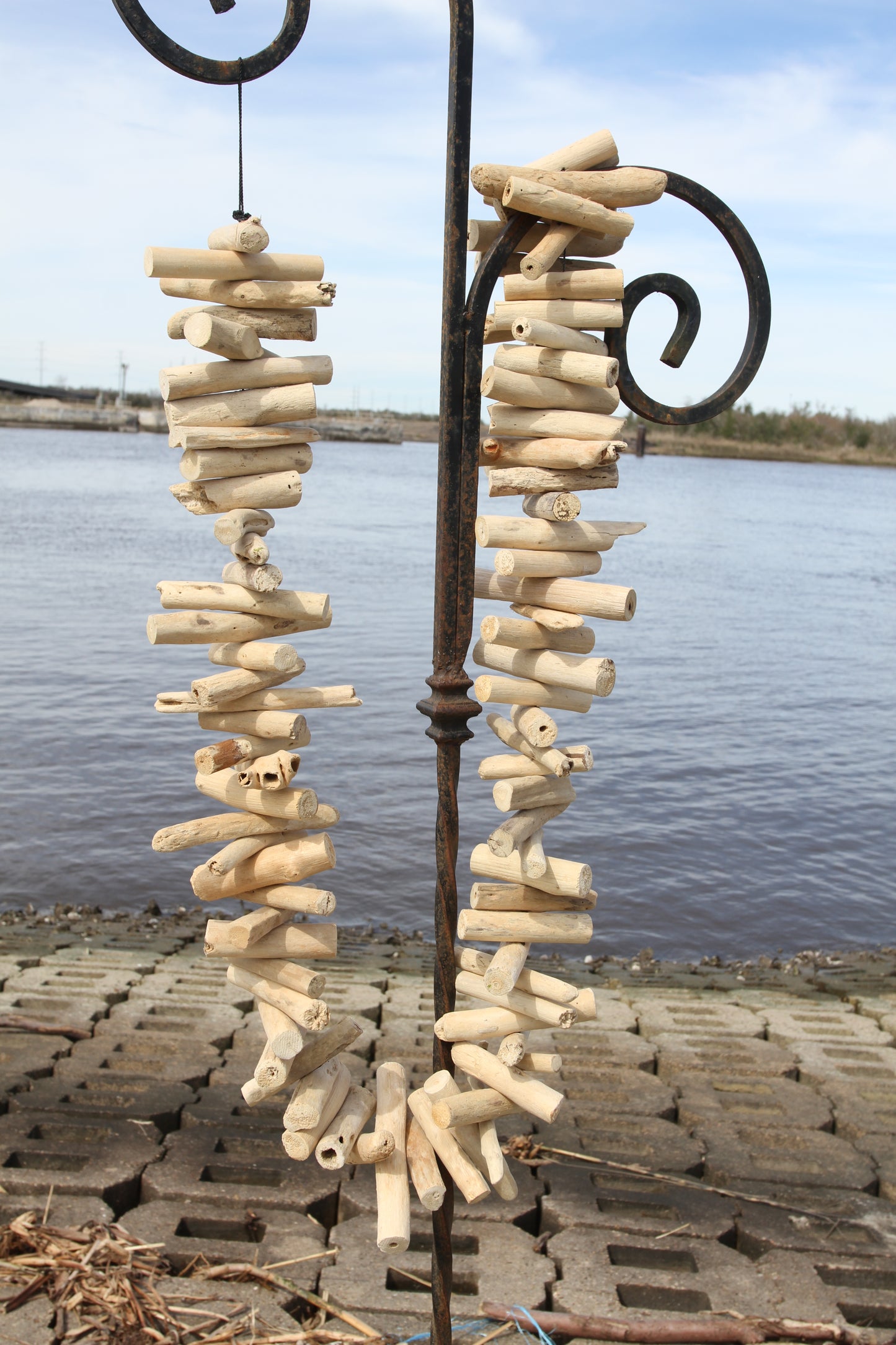 Driftwood-style Garland made of natural wood and hangs 6 ft. tall, a MUST HAVE for all sea lovers! G-102