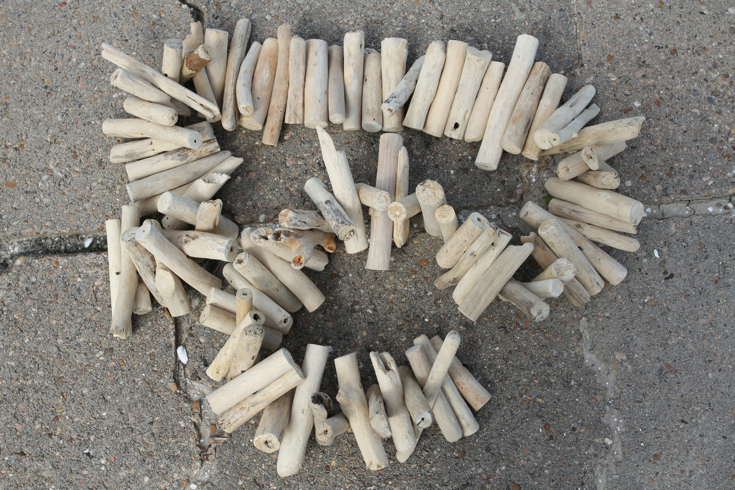 Driftwood-style Garland made of natural wood and hangs 6 ft. tall, a MUST HAVE for all sea lovers! G-102