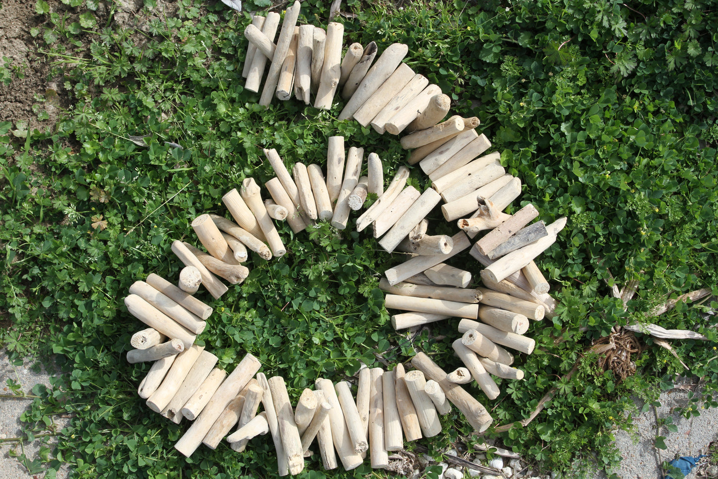 Driftwood-style Garland made of natural wood and hangs 6 ft. tall, a MUST HAVE for all sea lovers! G-102
