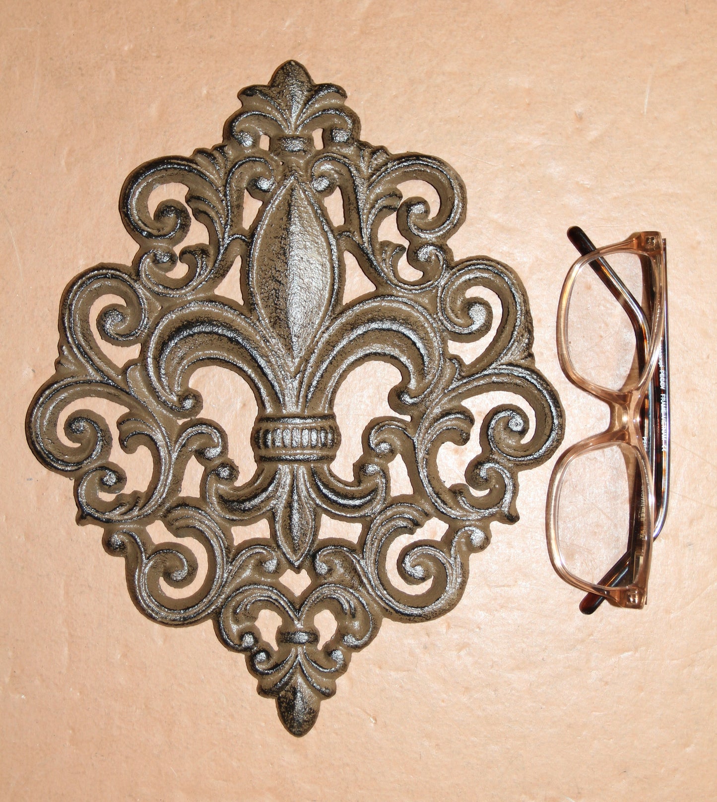 FLEUR DE LIS Wall Plaque And 4 Wall Hooks,Old World Charm, Victorian Style Home Accents F-10,27
