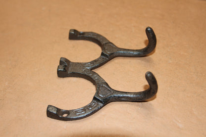 2-HORSESHOE Double Wall Hooks,Equestrian Decor,Country Kitchen Accents,Farm Look, Gifts,W-9