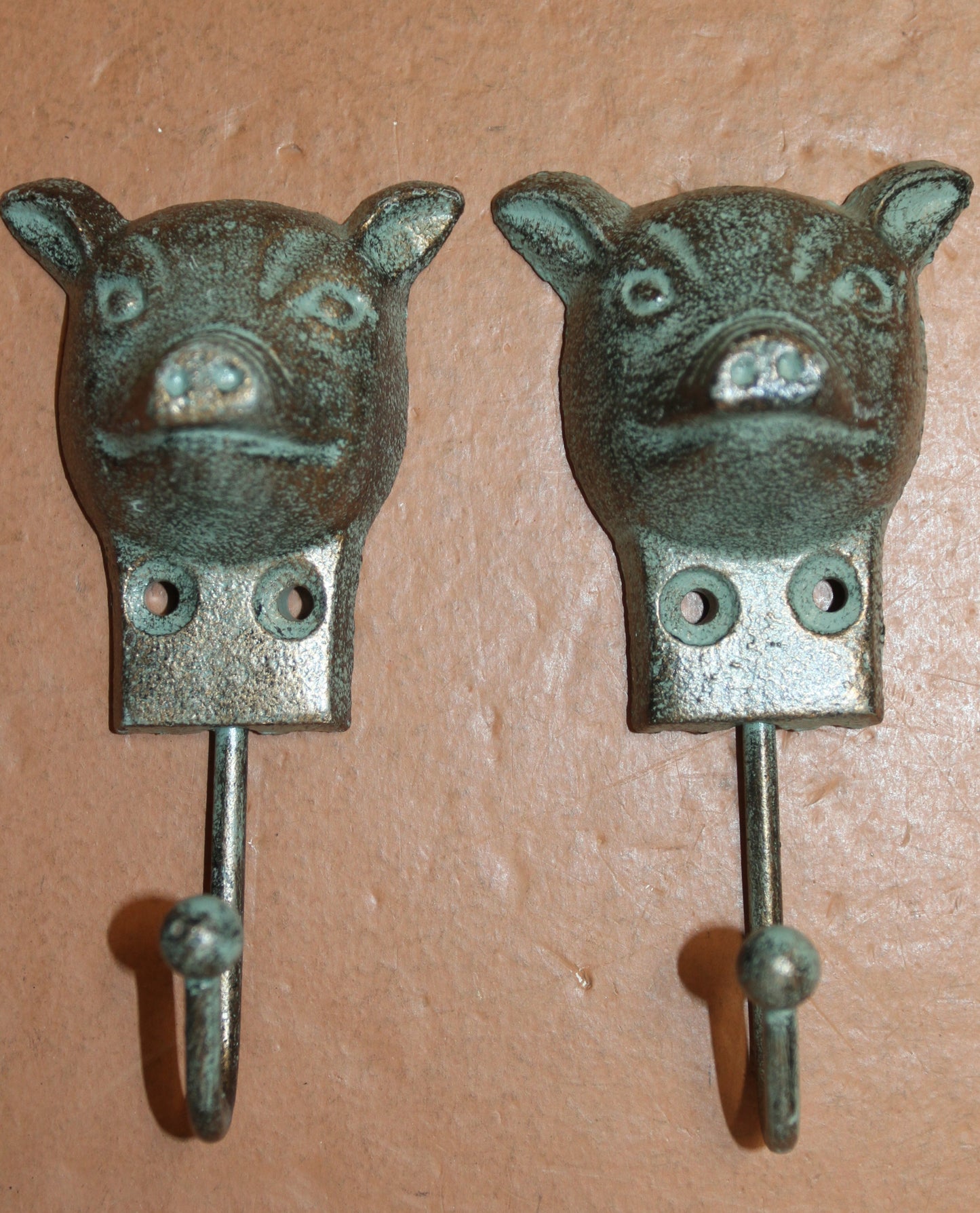 2-Wall Hooks,HAPPY PIGS,Restaurant Decor,Country,Farm And Ranch Style,Hanging Storage,H-95