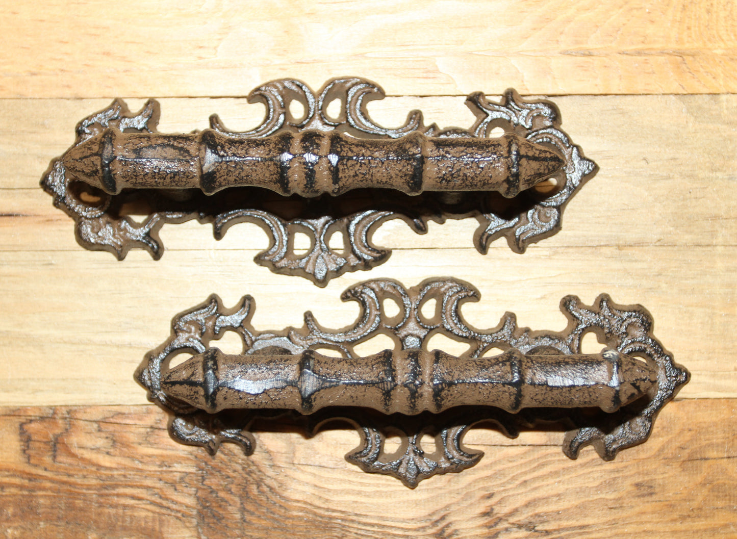 1 - LARGE DECORATIVE HANDLE,Dresser Hardware,Closet Pulls,Furniture Refurbish Supply,HW-06