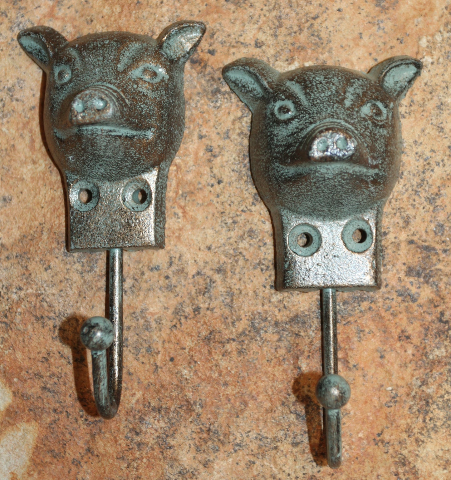 2-Wall Hooks,HAPPY PIGS,Restaurant Decor,Country,Farm And Ranch Style,Hanging Storage,H-95