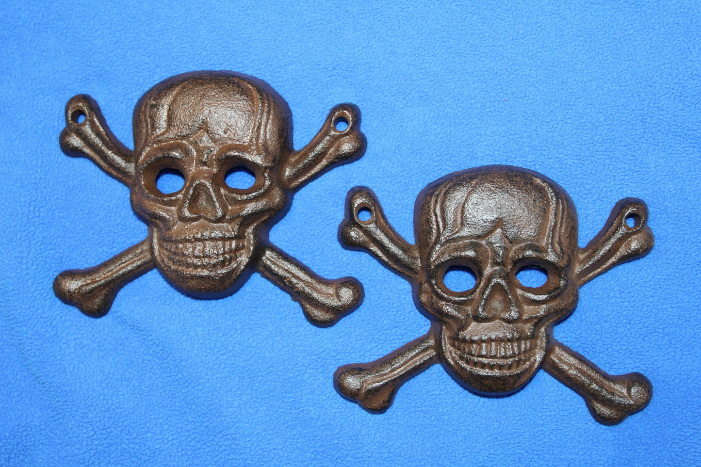 1-Metal SKULL AND CROSSBONES Wall Plaque,Pirates,Bikers Accents,Country Decor,All Occasion Gifts,H-132