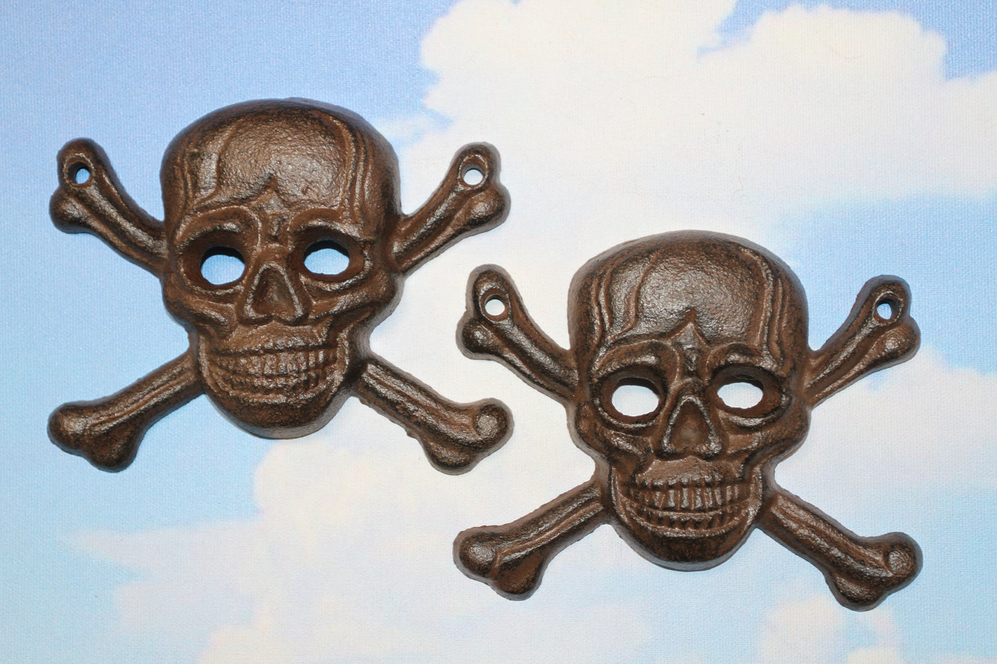 1-Metal SKULL AND CROSSBONES Wall Plaque,Pirates,Bikers Accents,Country Decor,All Occasion Gifts,H-132