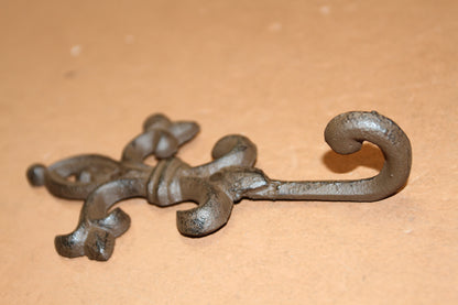 2-Ornate FLEUR DE LIS Wall Hooks,Kitchen Bath Decor,Country Style,Hanging Storage,Gifts,F-21