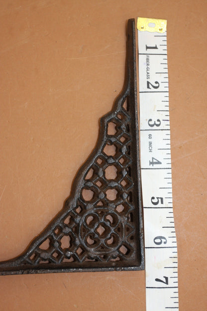 6 pc Early American Antique Lace Design, Cast Iron Shelf Brackets, 6 3/8", B-58